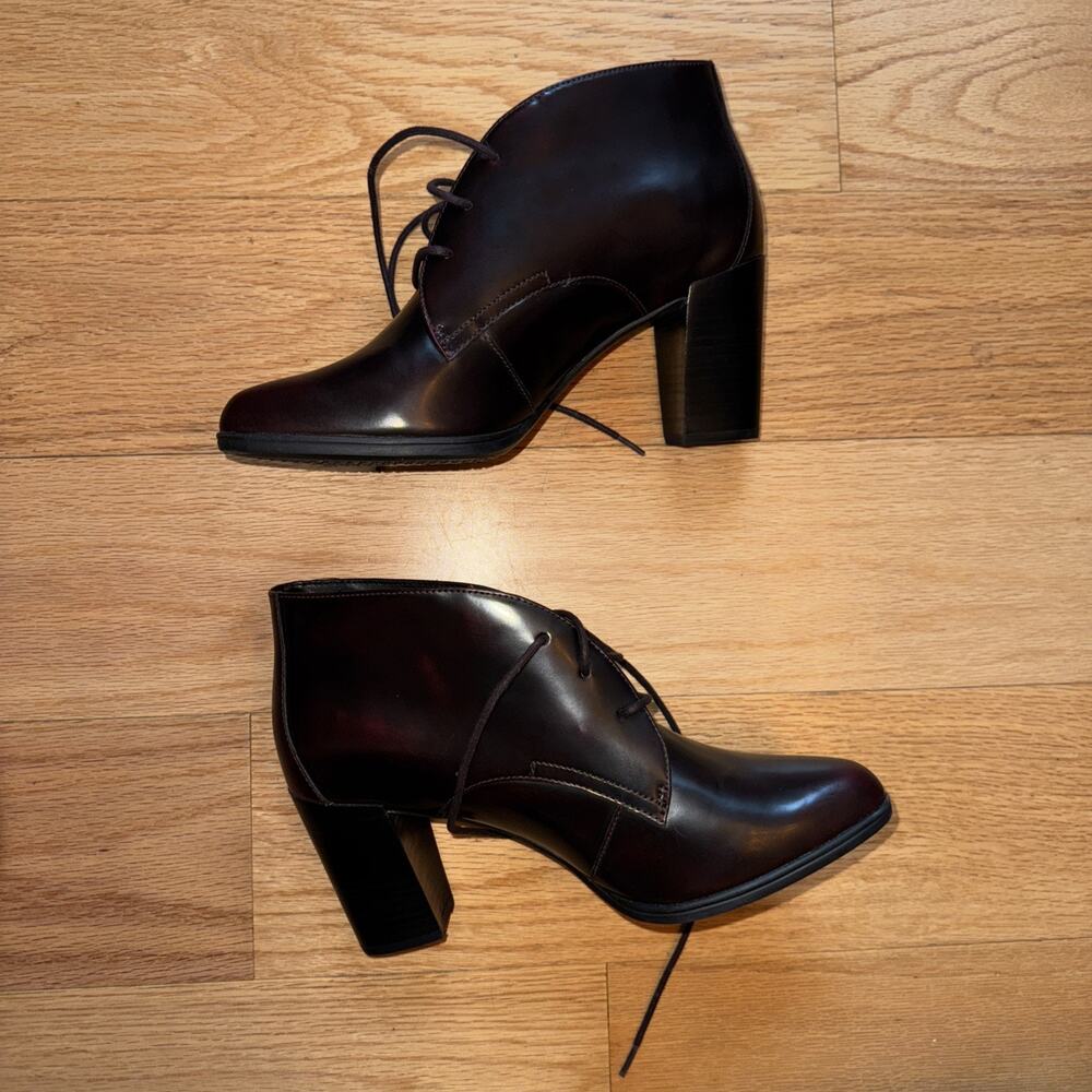 Clarks Women’s Lace Up Ankle Boots Burgandy Pointed Toe Chunky Heel Size 9